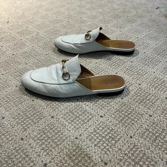 SOLD!!!Gucci Princeton Leather Flat Loafers w/ Goldtone Horsebit Buckle. - Picture 5 of 13
